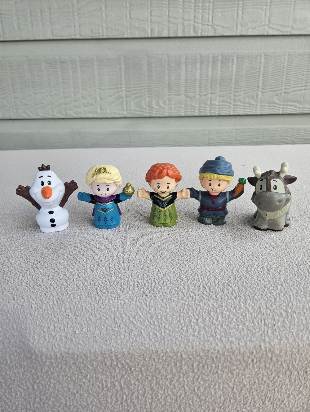 Fisher Price Little People Disney Frozen Elsa Anna Sven Olaf Kristoff Figure Set